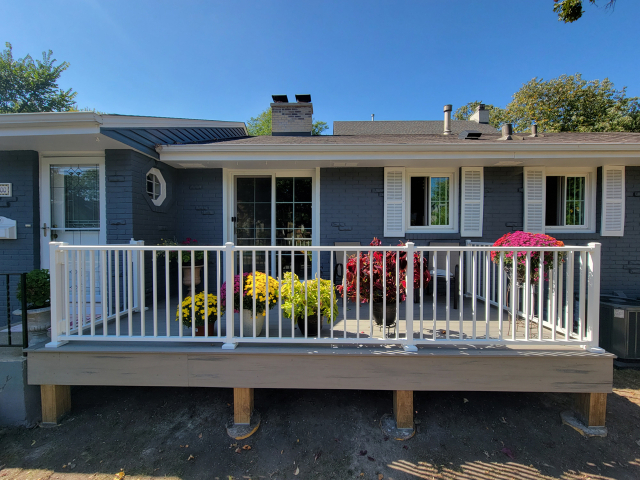 After Pet-Safe deck built in Minneapolis by Iron River Construction